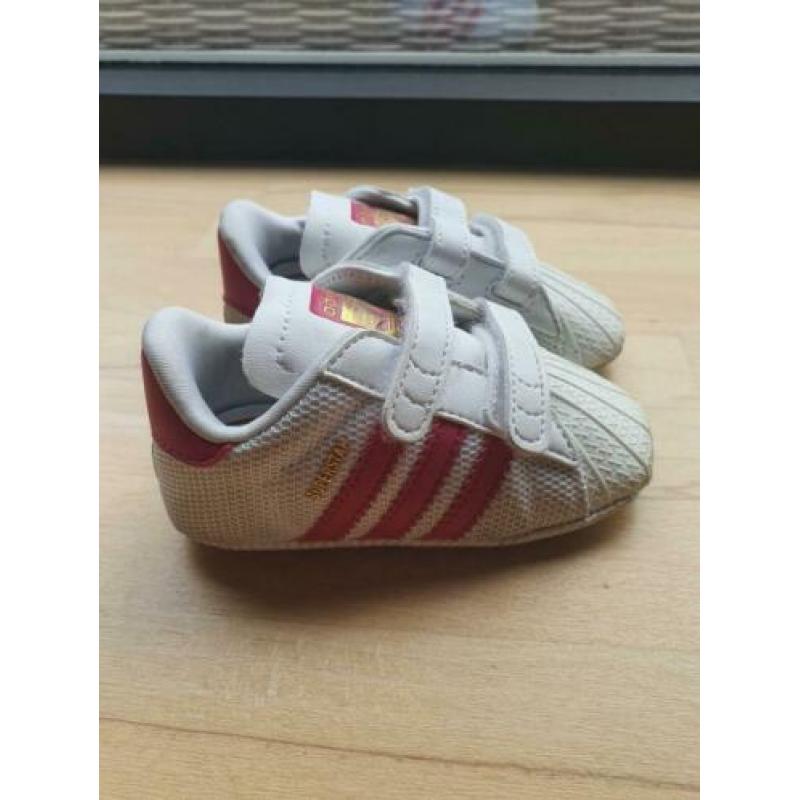 Adidas schoentjes maat 19