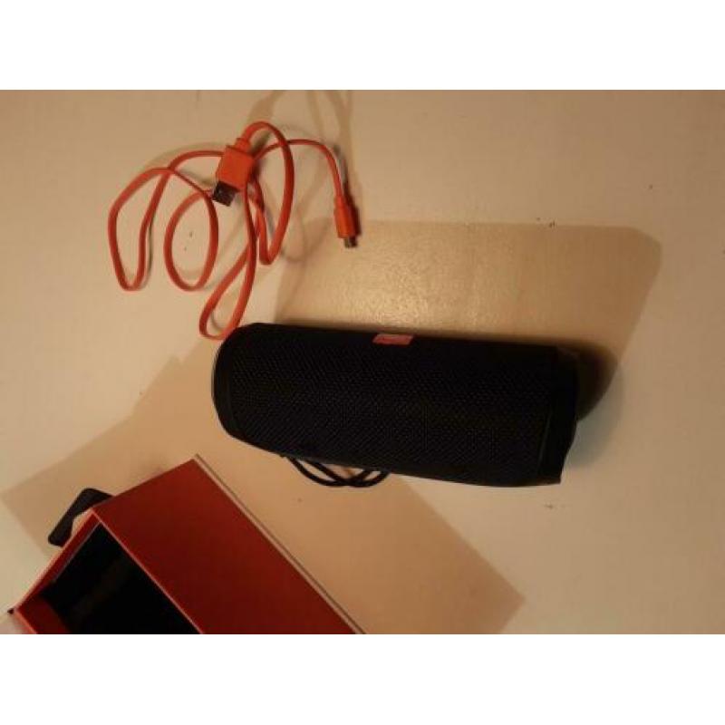 JBL Flip 4 speaker