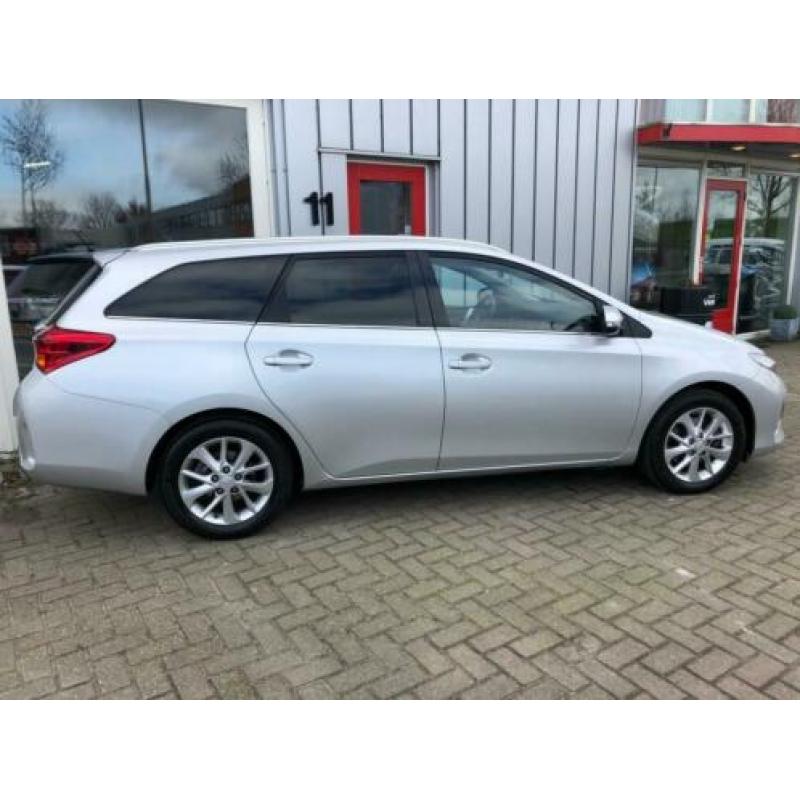 Toyota Auris Touring Sports 1.8 Hybrid Lease Navi/PanoDak