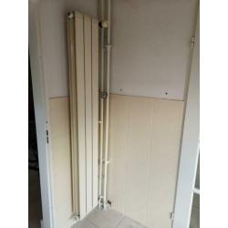 Global design radiator crème 185 cm hoog x 27 cm breed