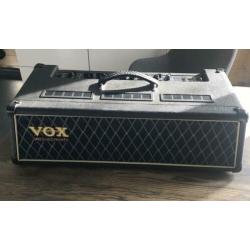 Mooie VOX 120 VTH versterker. De review spreekt voor zich.