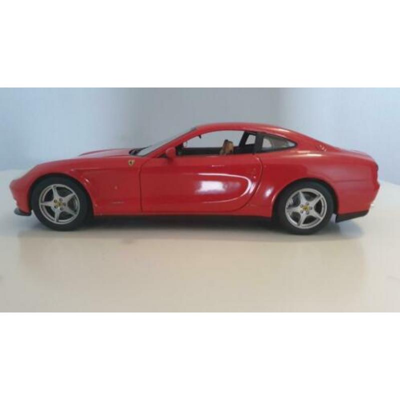 Ferrari 612 Scaglietti Hot Wheels 1:18