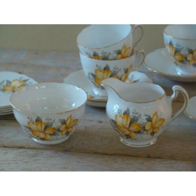 Servies, made in England, gemerkt 6 D3O, gaaf