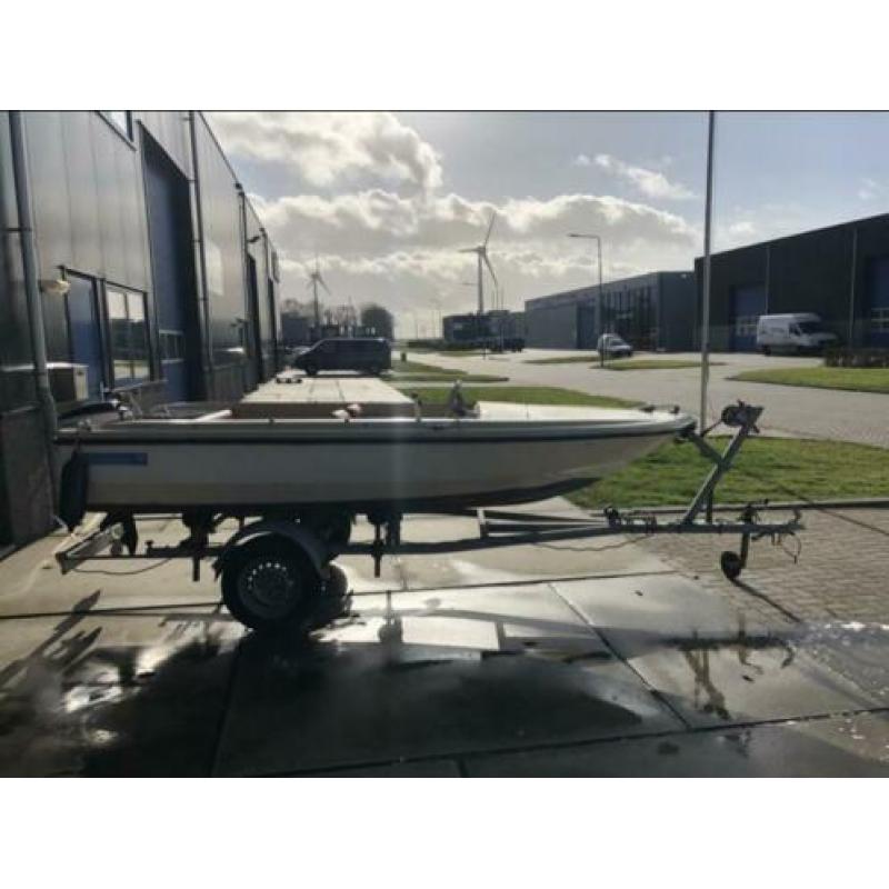 Leuk bootje + motor 8pk + trailer