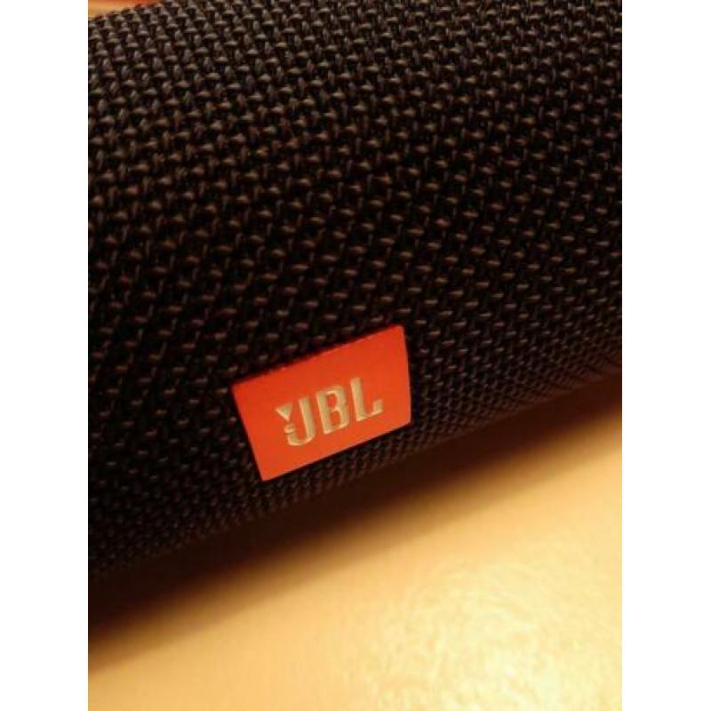 JBL Flip 4 speaker