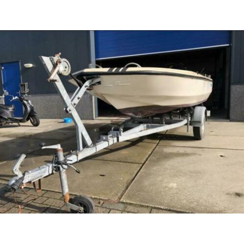 Leuk bootje + motor 8pk + trailer