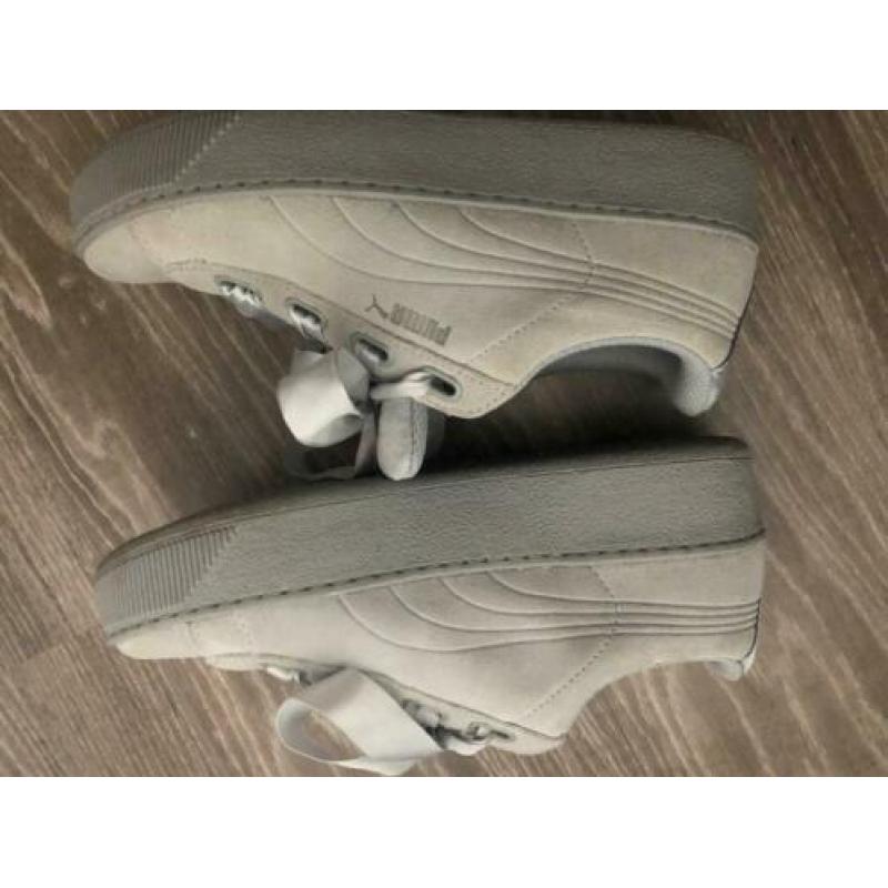 Puma licht grize suede sneakers 38