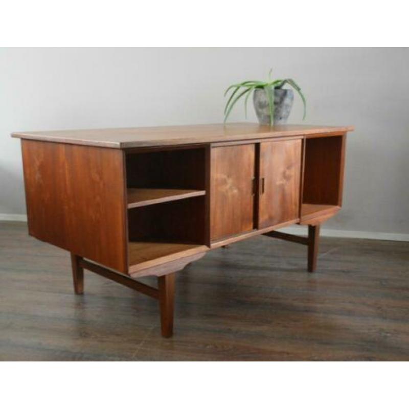 Dressoir, tevens bureau