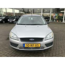 Ford Focus 1.4-16V Trend Airco Nieuwe APK!!