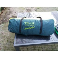 Groen 2- (3)persoons koepeltent + 2 self inflating matrassen