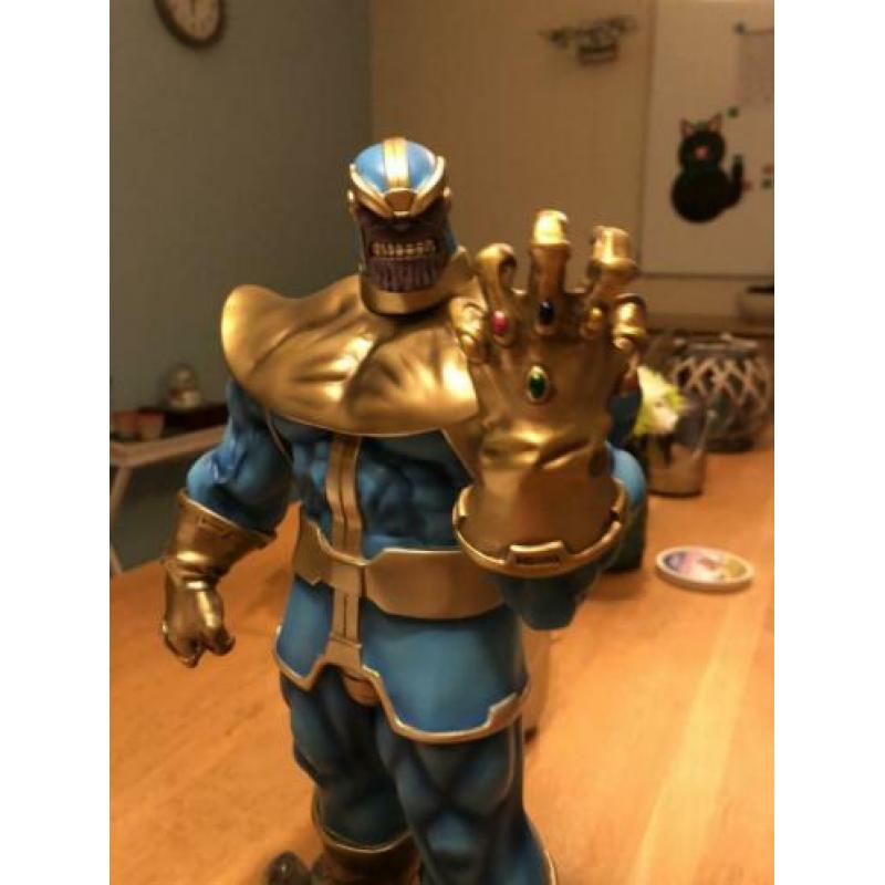 Thanos statue (not sideshow collectibles)te koop