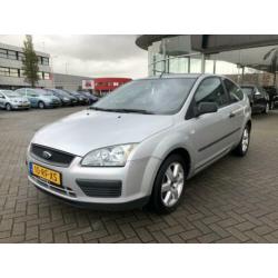 Ford Focus 1.4-16V Trend Airco Nieuwe APK!!