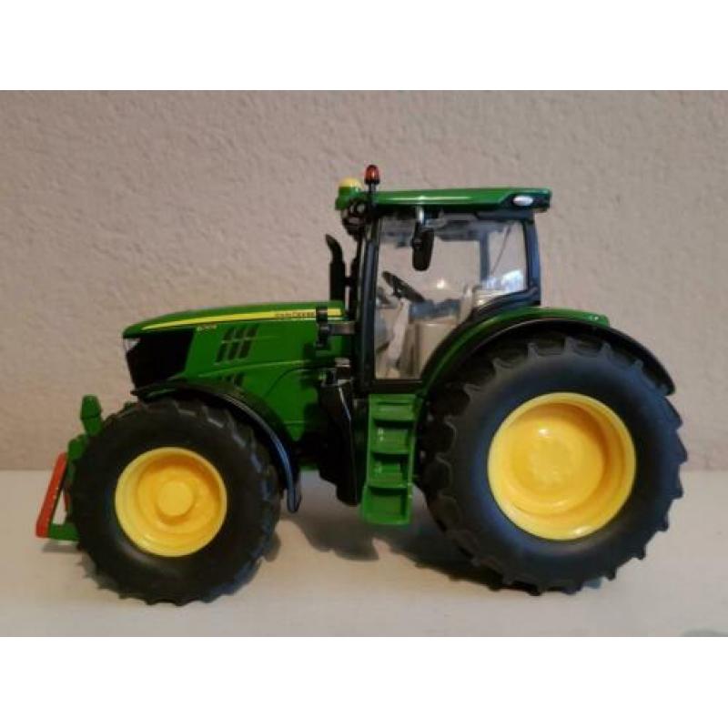 SIKU 1:32, John Deere Traktor.