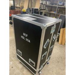 wegens bedrijfsstop 8 HDL30A RCF line arrays met cases !