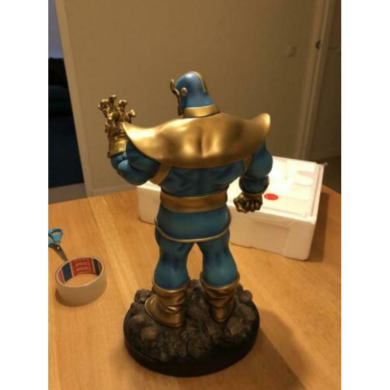 Thanos statue (not sideshow collectibles)te koop