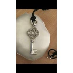 Nieuwe Ti-Sento ketting met sleutel hanger