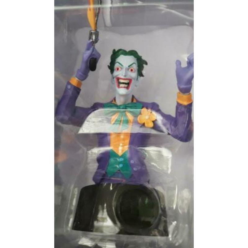 The joker Bust DC Batman universe