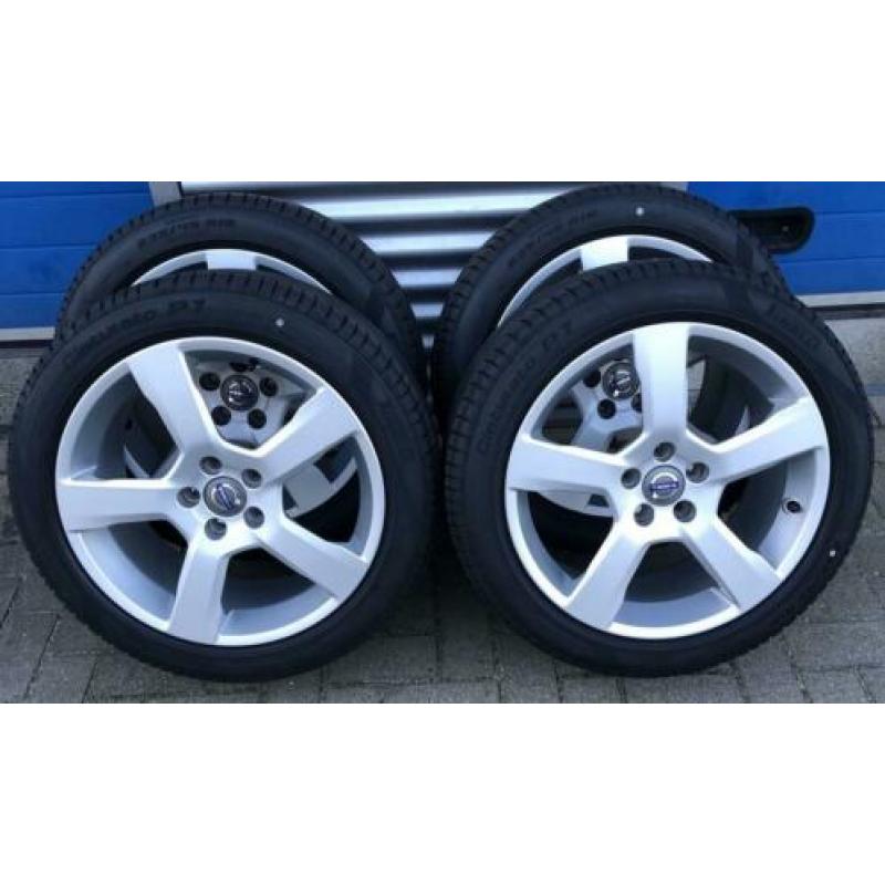 18 inch Volvo velgen 235-45-18 zomerbanden S60,V60,V70,S80