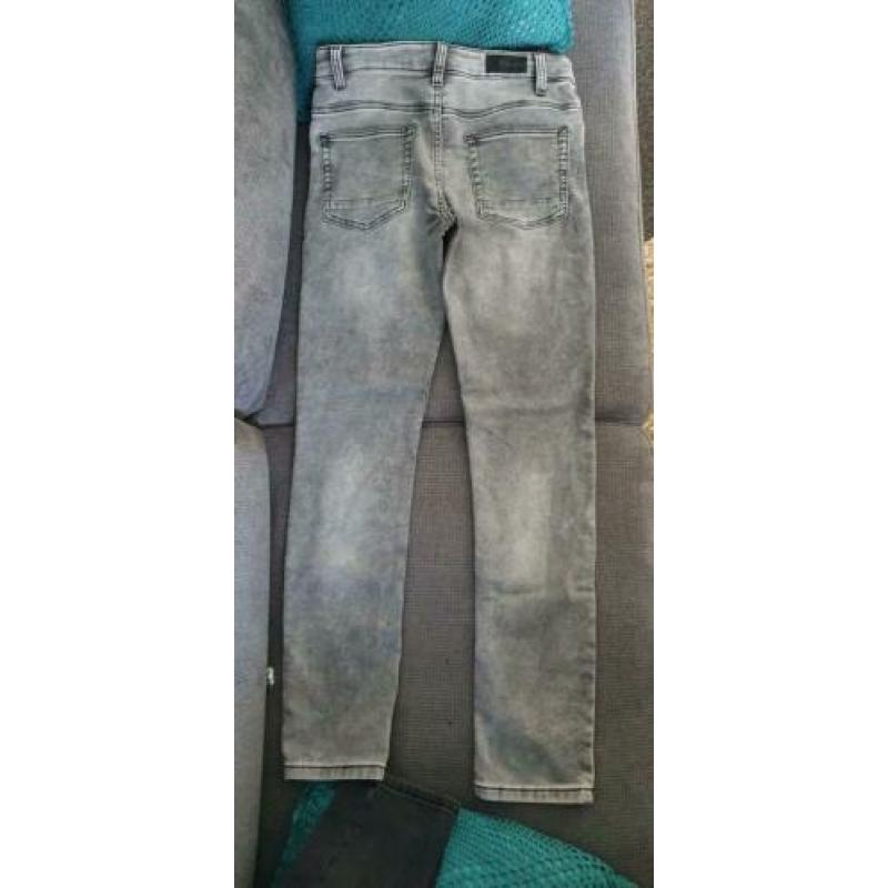 2 jeans maat 164 jongen