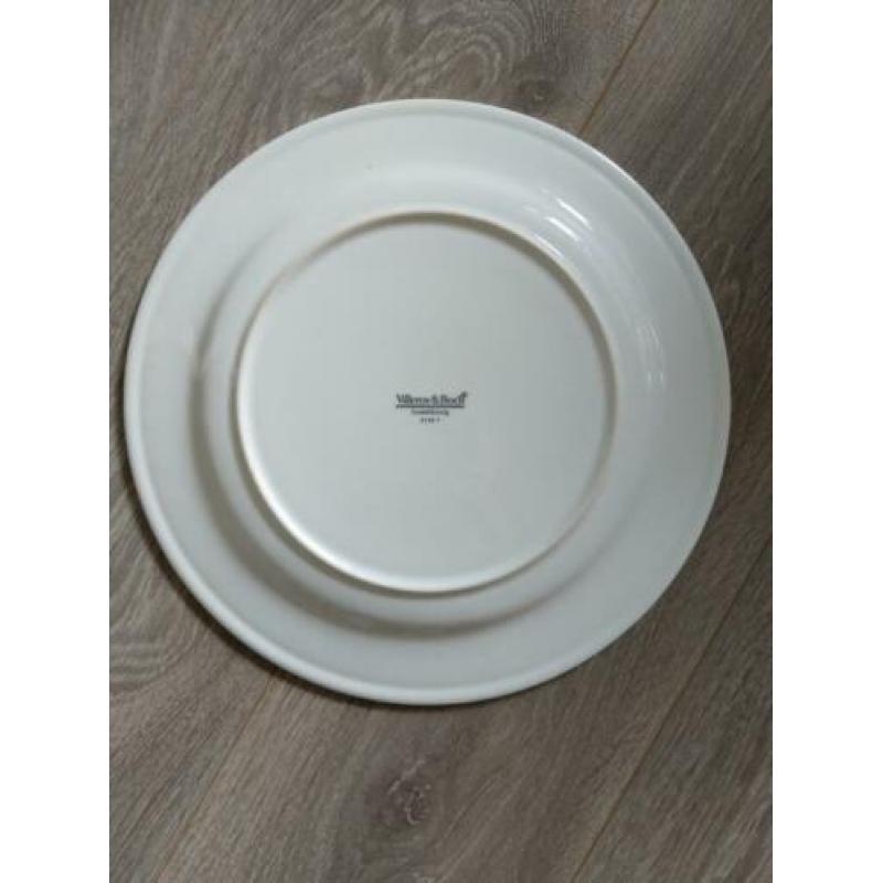 8 x Villeroy & Boch. Doorsnee 31 cm. Luxembourgh 0138F