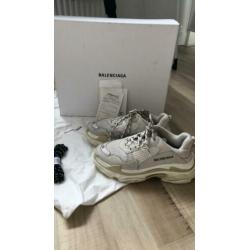 Balenciaga Maat40