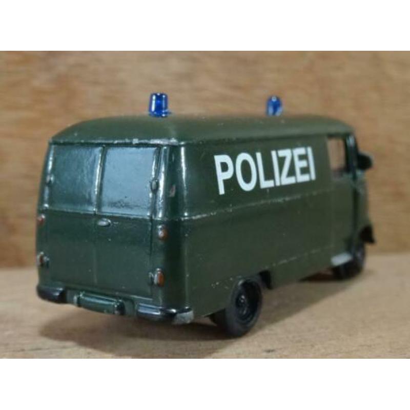 SCHUCO 1:87, MB L-319 " POLIZEI ", Zie Foto`s