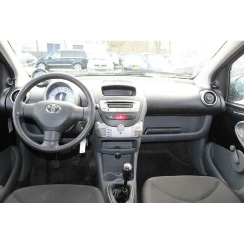 Toyota Aygo 1.0-12V Access radio cd speler, lichtmetalen wie