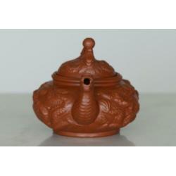 YIXING TREKPOTJE terracotta China draken