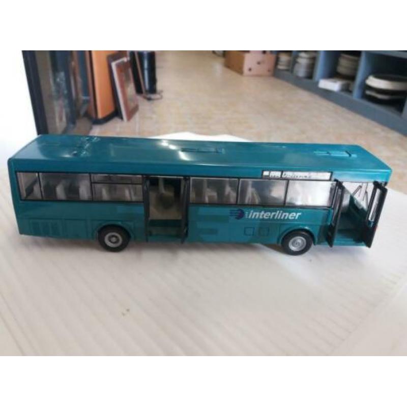 Model auto. Interliner bus.