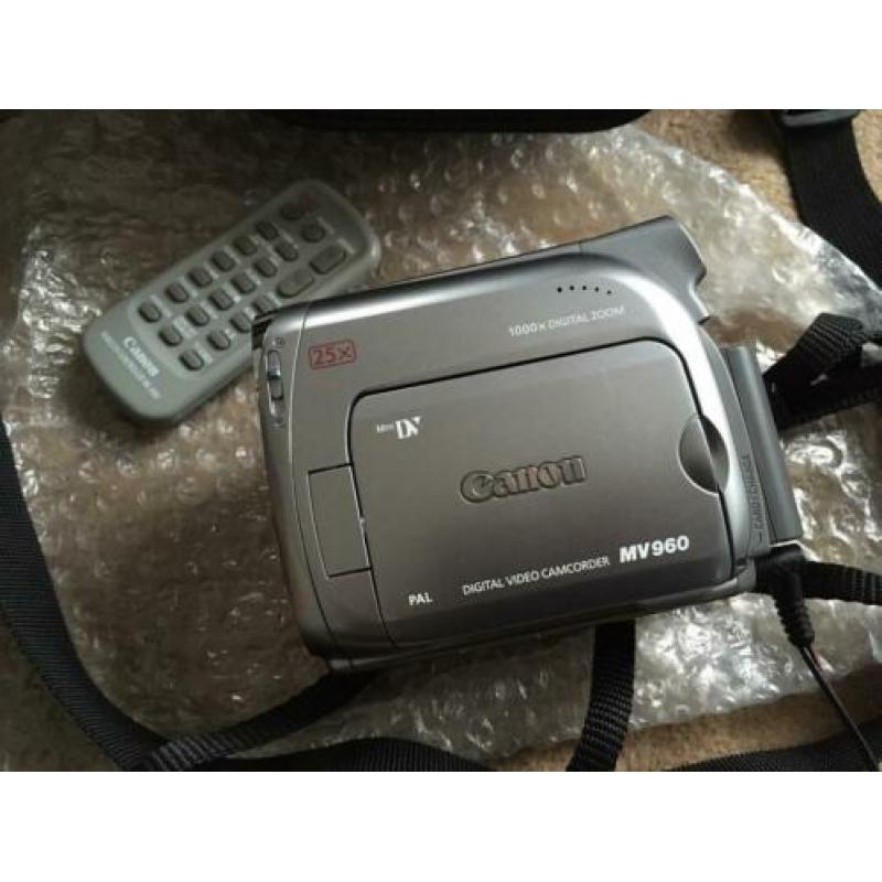 Canon MV 960 miniDV digital camcorder video-camera