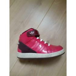 Adidas gympies maat 28,5