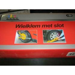 Wielklem met slot . Geschikt voor wielen van 13-14-15 inch