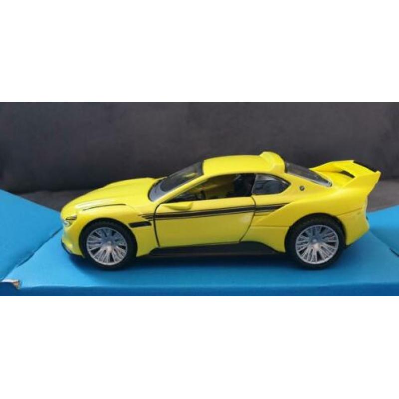 Maisto BMW 3.0 CSI Hommage 1:43