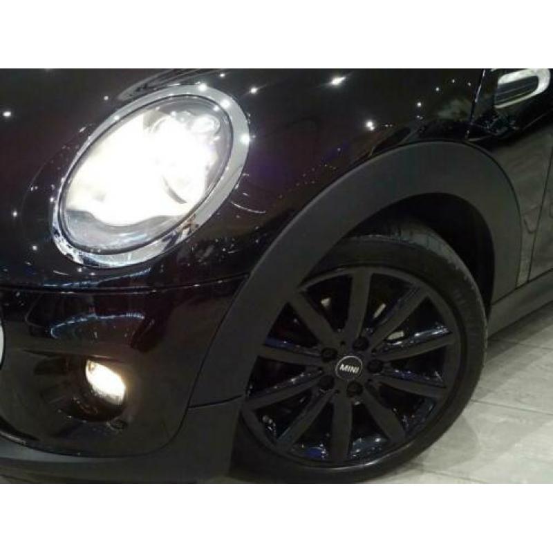 MINI Hatchback Business 3 deurs / Airconditioning / Navigati