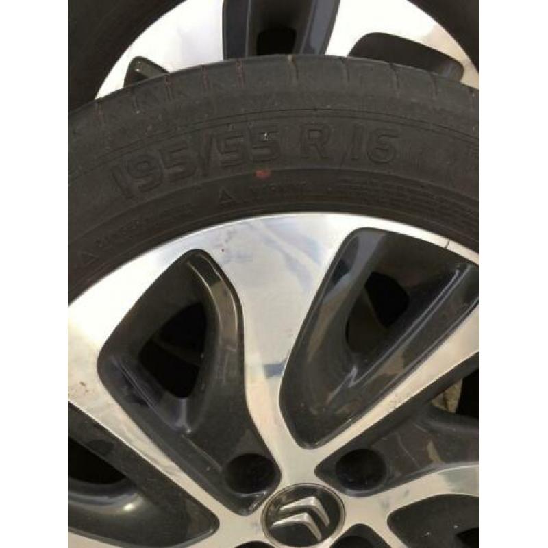 4 Michelin Zomerbanden 195/55 R16 lichtmetalen velgen! DS3