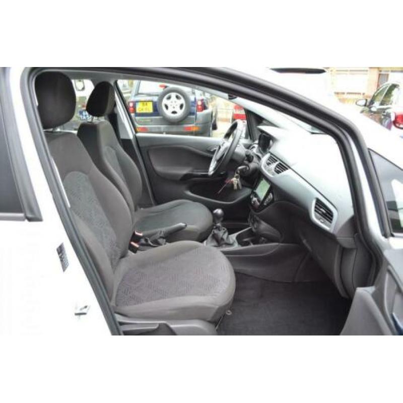 Opel Corsa 1.4 Favourite 90pk / NAVI / AIRCO / TREKHAAK