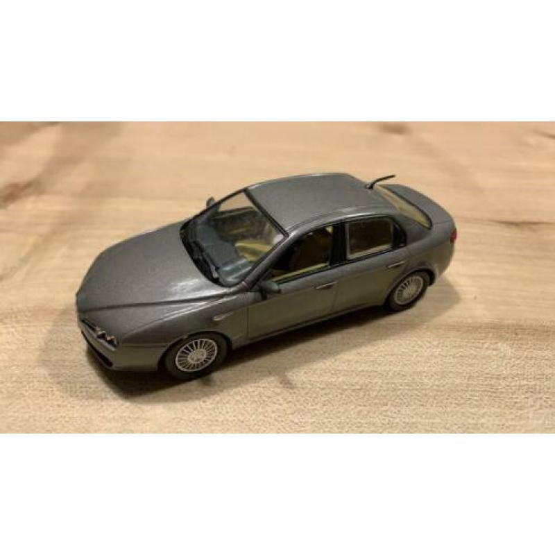 Alfa Romeo 159 Q4 3.2 JTS V6 Grijs metallic Metro 1:43