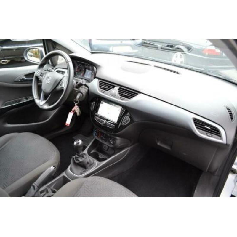 Opel Corsa 1.4 Favourite 90pk / NAVI / AIRCO / TREKHAAK