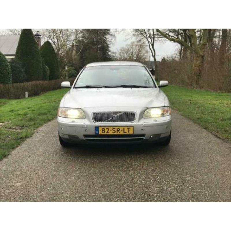 Volvo V70 D5 2006 | EURO4 | NAP | Dealeronderhouden