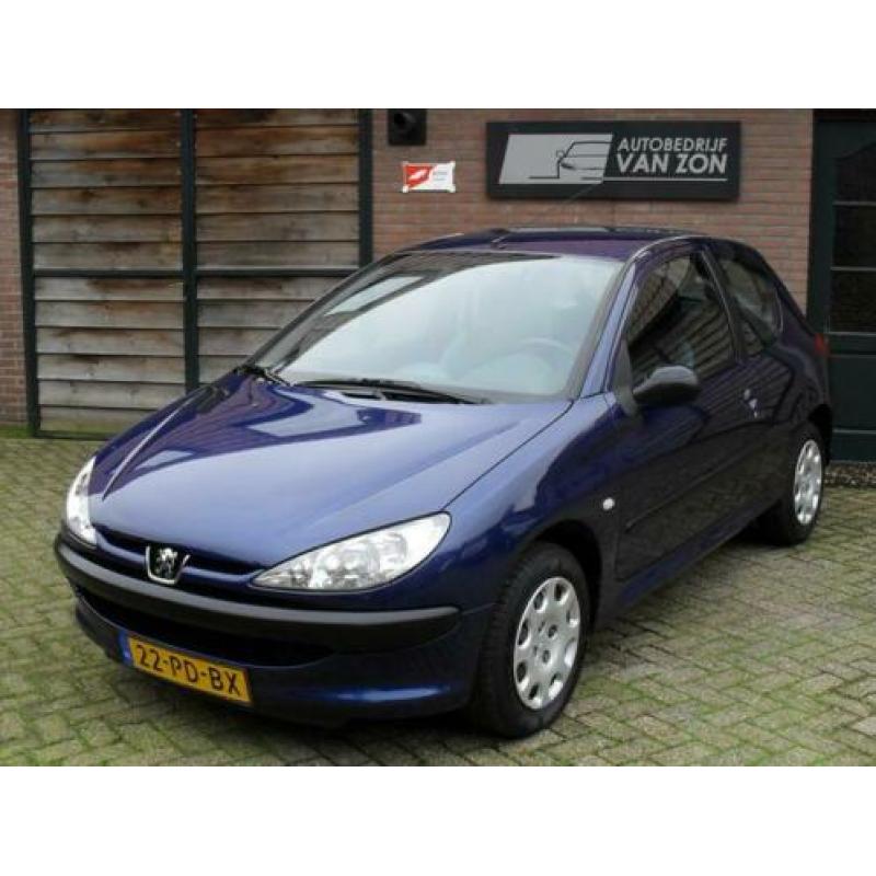 Peugeot 206 1.4 Pop' Art 2004 Airco Nw APK NAP Elekt ramen C