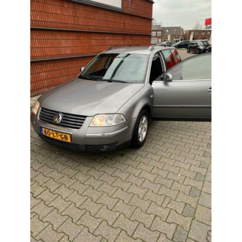 Volkswagen Passat 2.0 Variant 96KW 2003 Grijs