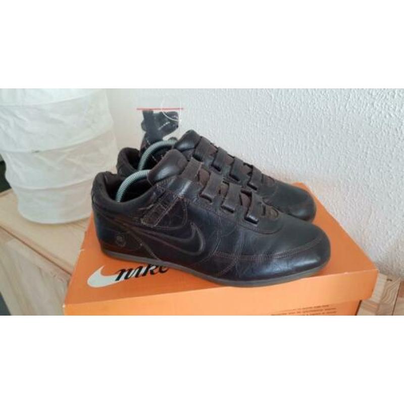 Nike BRS 2006 maat 42 (vallen klein, eerder een 41)