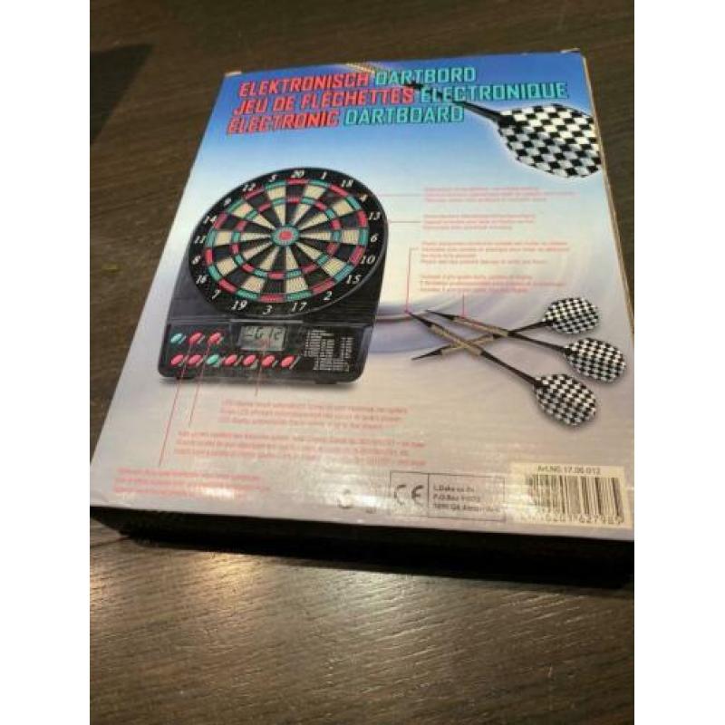 Nieuwe De Generation Dart set, op tafel te gebruiken