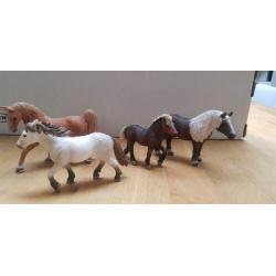 10 Schleich paarden, veulens en pony