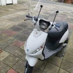 Piaggio zip snor 4 takt wit uit 2005