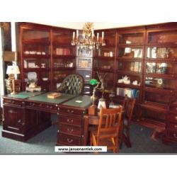 NU boekenkast kast chesterfield model Globe Wernicke €550,00