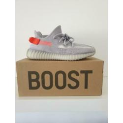 Yeezy Boost 350 V2 Tail Light Maat EU 39 1/3