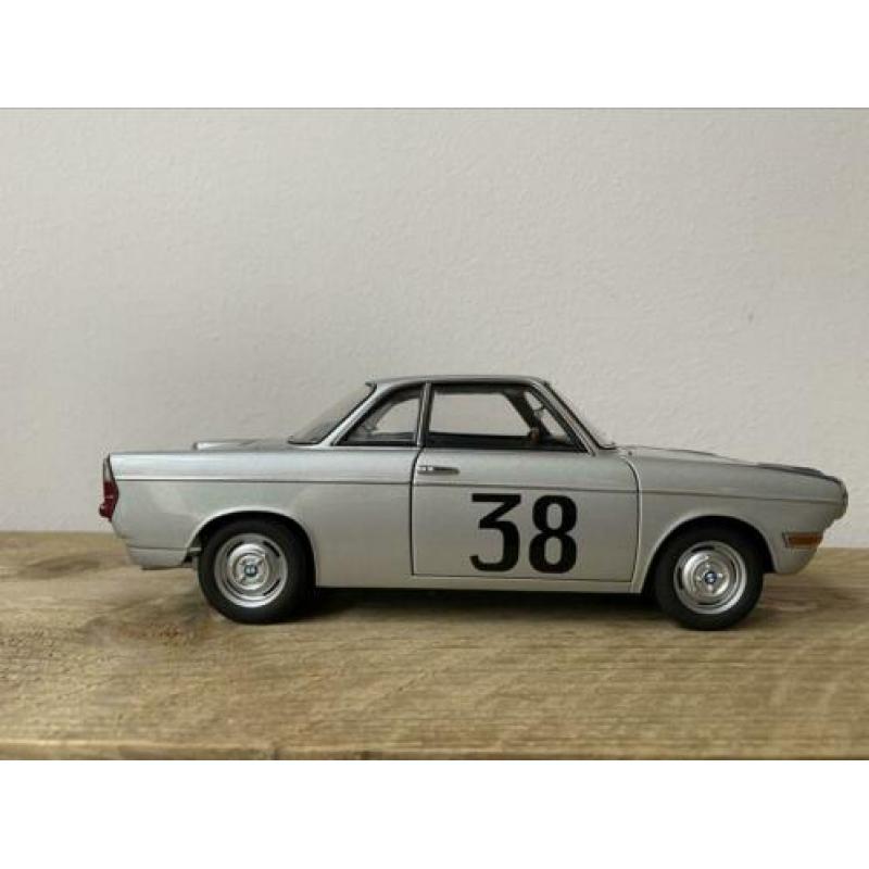 1:18 BMW 700 Rennsport #38 H.J. Stück 1960 Autoart / JJTOP