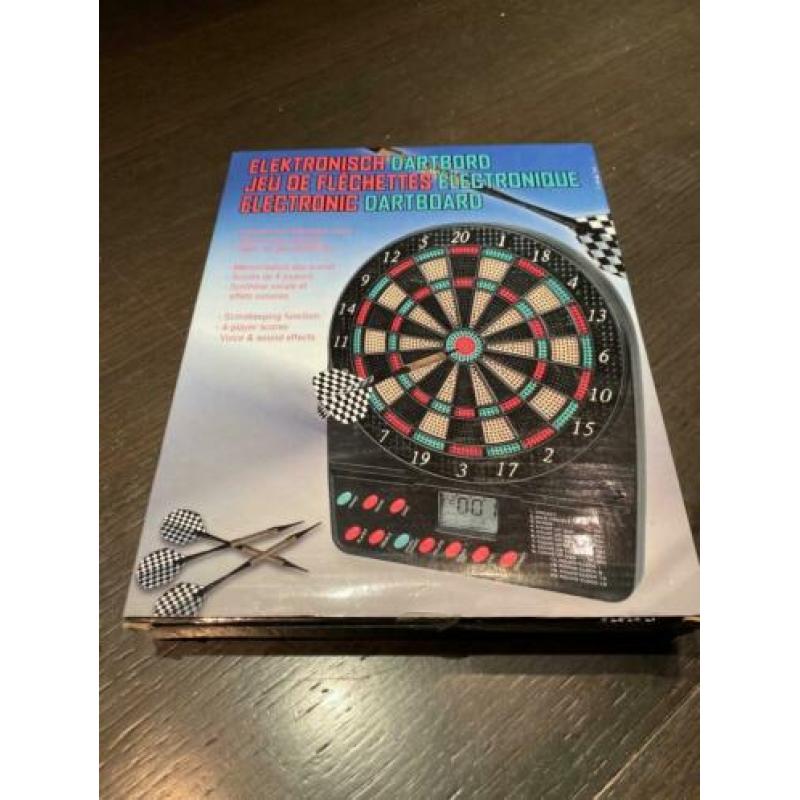 Nieuwe De Generation Dart set, op tafel te gebruiken