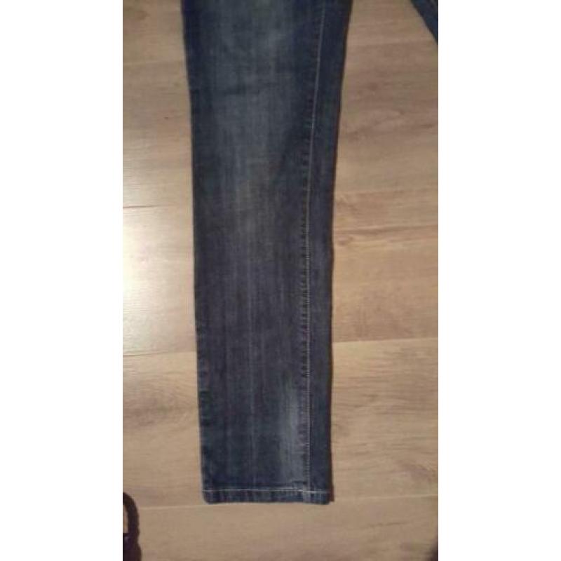 MANGO jeans.Skinny heup model, erg mooi !!!Met slijtplekjes!